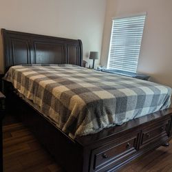 Queen Size Bed With Drawers and Mattress
