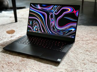 Razer Blade 15 Advanced 4K OLED, RTX 2080 Super, i7, 32GB RAM, 1TB SSD