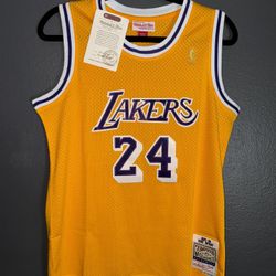 Kobe Bryant #24 Lakers Mitchell & Ness Hardwood Classics Jersey Size L
