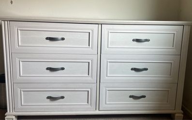 White 6 drawer dresser