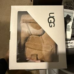 Baby Uggs Sz 4/5c