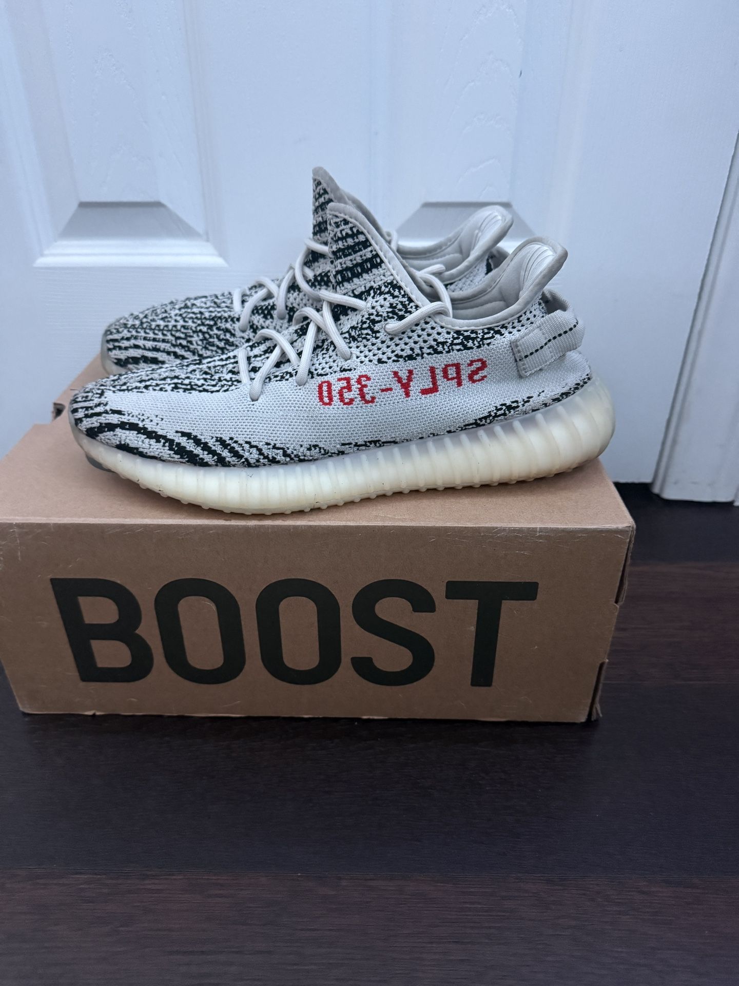 Yeezy 350 Size 9 Really Good Condition