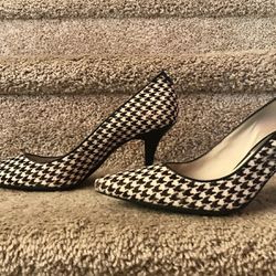 MICHAEL KORS Pump  Pointed Toes Classic Heel Black & White US size. 9M  Calf Hair