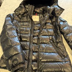 Moncler ENFANT Hooded Down Jacket. Kids Size 10