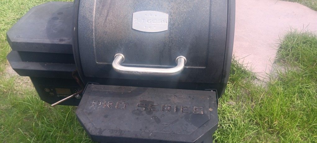 Pit Boss Pro Series