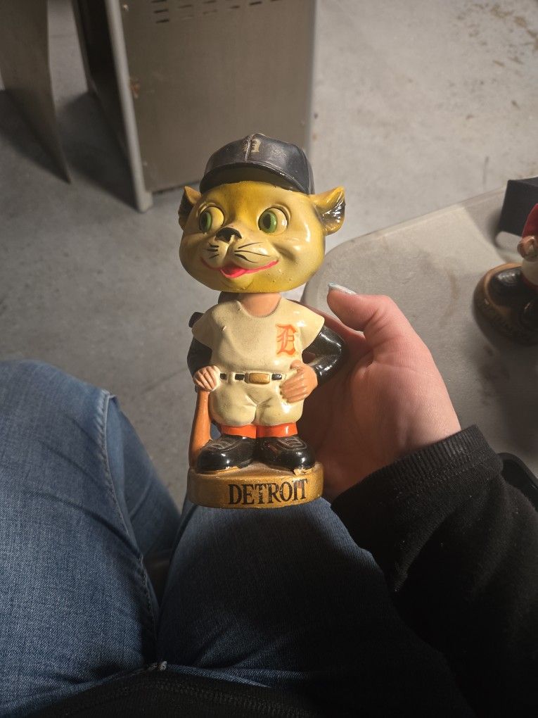 Antique Bobbleheads