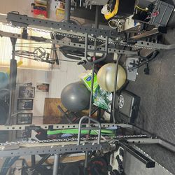 Power Cage With All The Accessories   2 By 2  