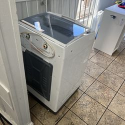 lavadora como nueva solo se usó 2 veces digital