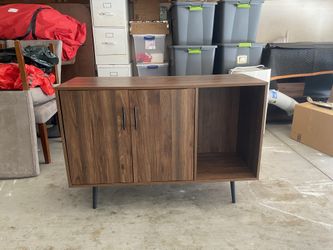 Mid-Century Modern Walnut Sideboard Cabinet