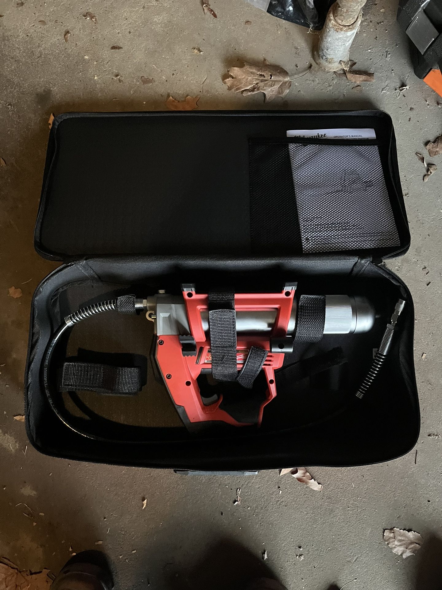 Milwaukee M12 Grease gun