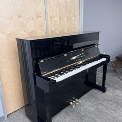 2001 Kawai K25 Upright 48” Piano. FREE 1 YEAR WARRANTY