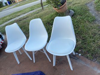 3 Dining Chairs, Shell Lounge Plastic Chair with Natural Wood Legs (White)