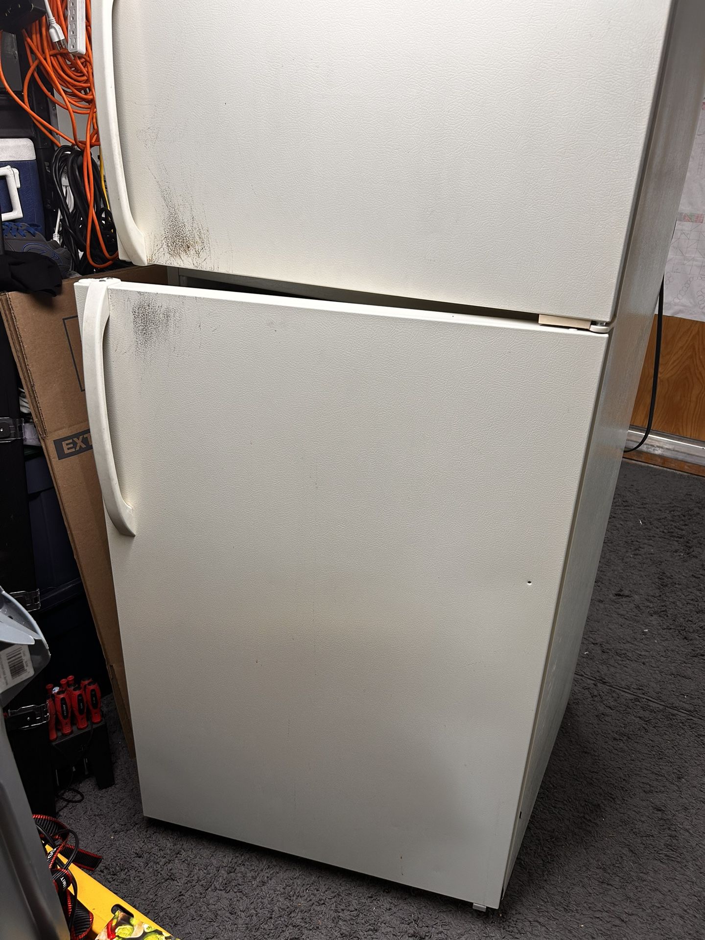 Frigidaire No Frost Fridge/freezer