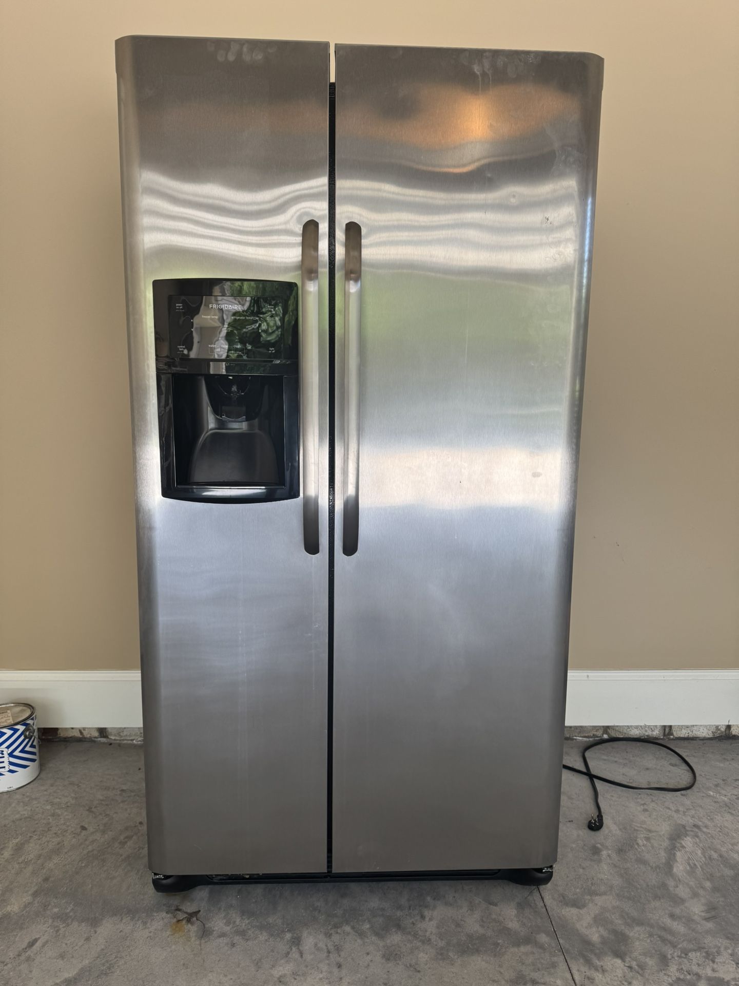 Frigidaire side By Side Stainless Steel Refrigerator