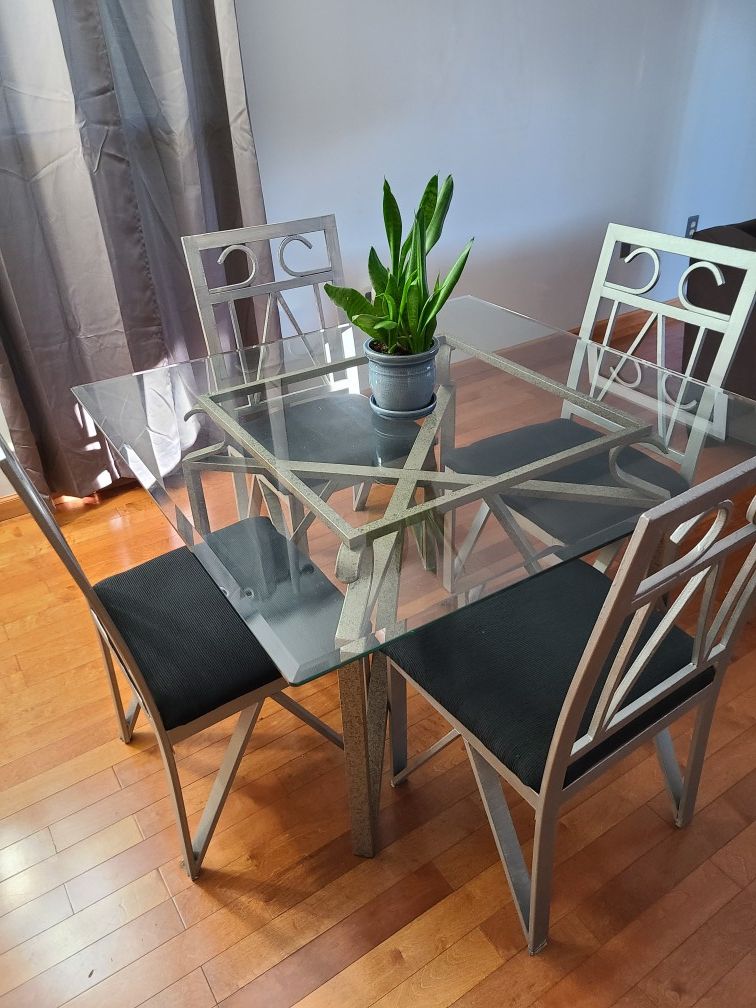 Glass Top Kitchen Table and chairs $40