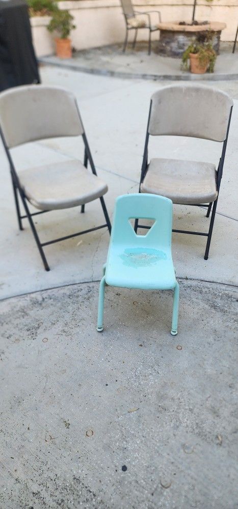 Folding Chairs 