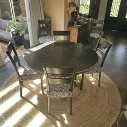 54” Dining Room Table And 4 Chairs With Cushions