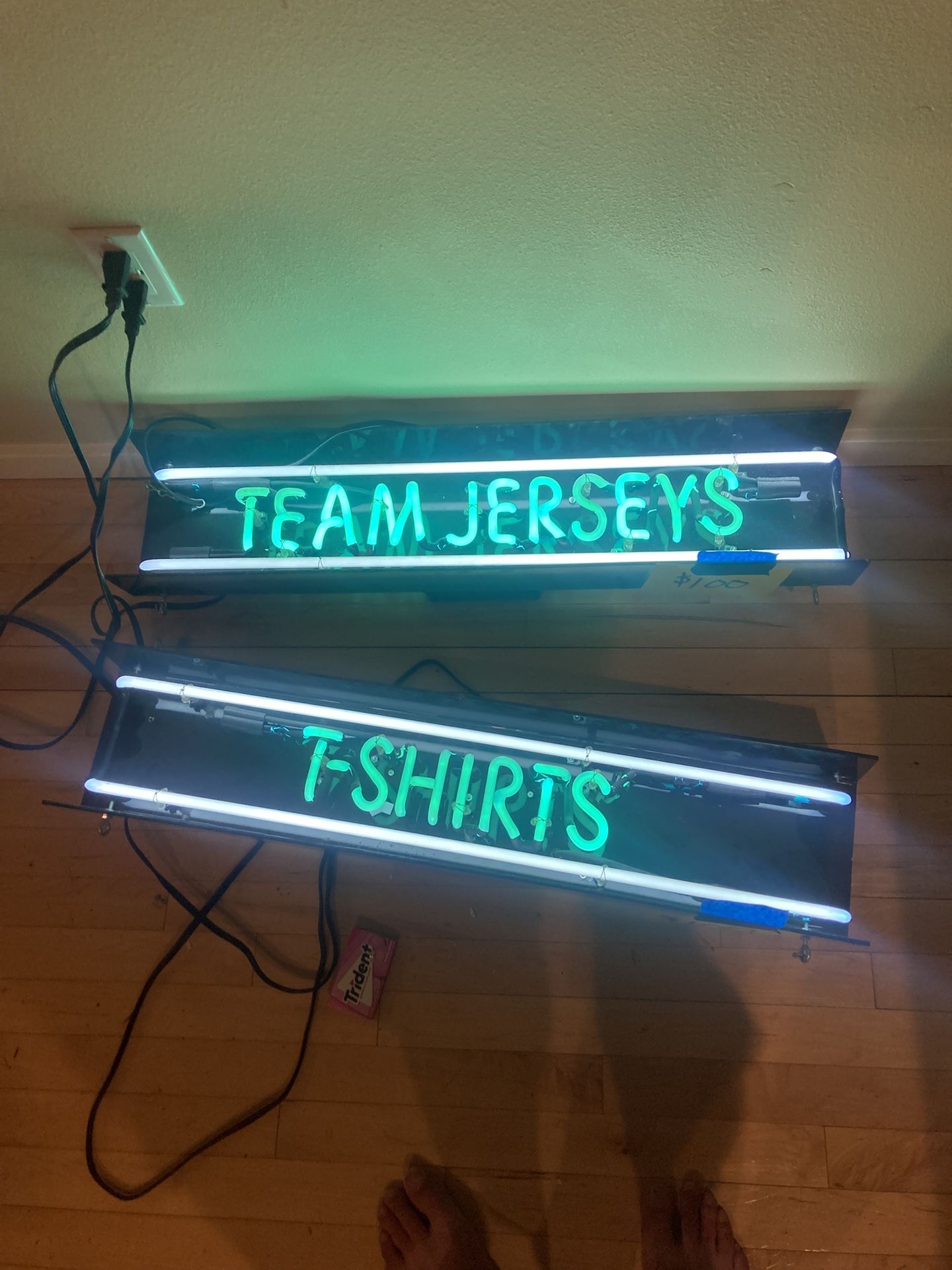 Vintage Clothing Store Neon T Shirt Sign Jersey