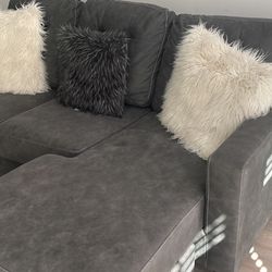 Sectional couch 
