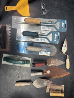 Lot Of 12 Trowels