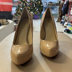 Jessica Simpson Women’s Cambredge Pointed Toe Pump/ Beige/ Size 8.5