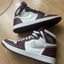 Air Jordan 1 Retro High OG 'Bordeaux'