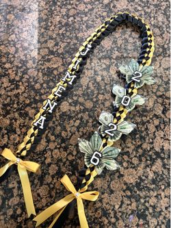 Money graduation leis