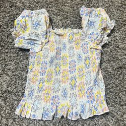 Girl’s wonder nation floral elastic shirt. Size 10/12