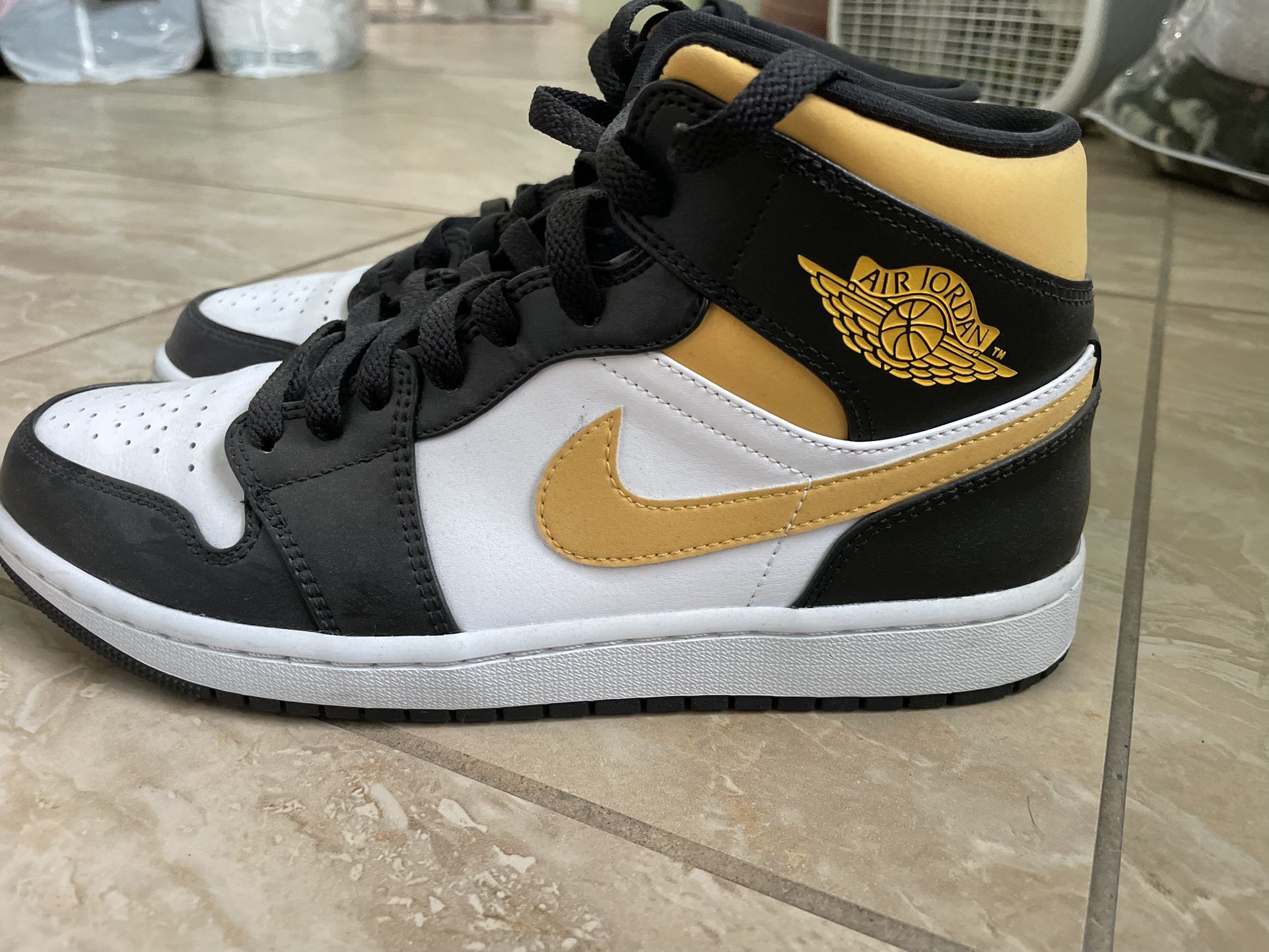 Jordan 1 White And Yellow