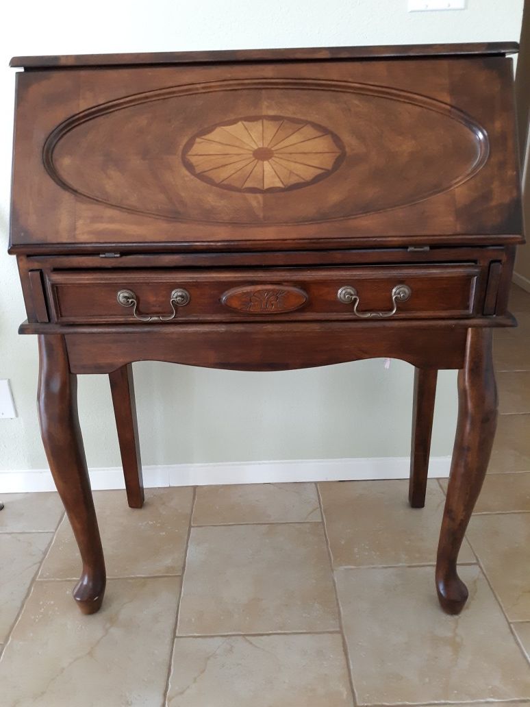 Desk With Storage