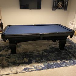 8’ Imperial Pool Table In Excellent Condition 