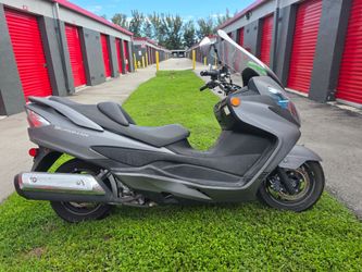2016 Suzuki Burgman (contact info removed) miles