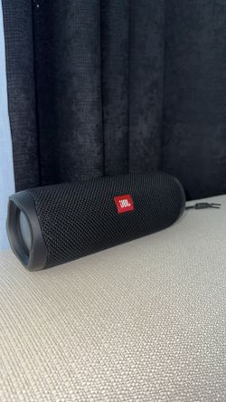 JBL flip 5 Bluetooth speaker