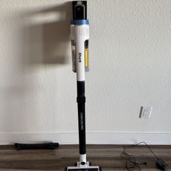 [Moving Sale] Shark Vacuum Cleaner – Powerful & Lightweight – $150