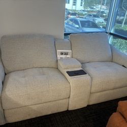 Perfect Condition Extra Large Chenille Electric recliner With Wireless Charging & Storage & Cup Holder