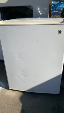 Smol refrig good condition