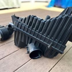 ENGINE AIR INTAKE CLEANER - CHEVROLET BLAZER