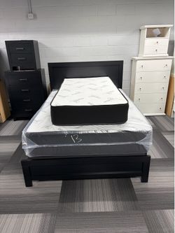 Huge sale for Mattress And Box Twin size #mattress and box 150.$ full 190$ Queen 200$ king 290$. free delivery free set up 708….289…7715… cash or Zell