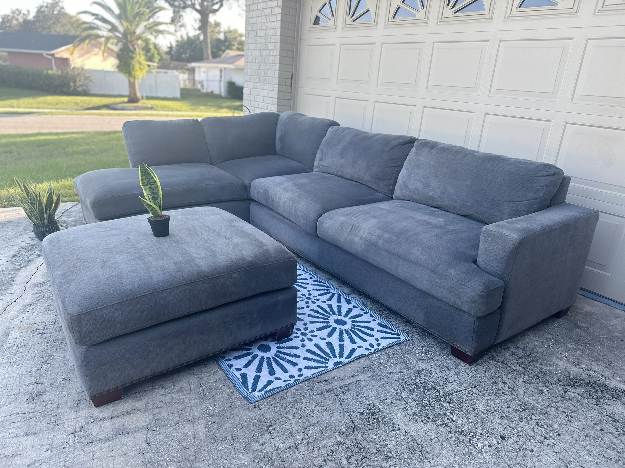 Gray Sectional Couch With Ottoman 