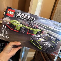 Aston Martin Lego Set 