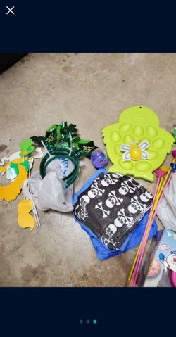 Easter And Miscellaneous Party Supplies 