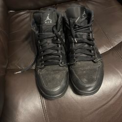 Nike Air Jordan 1 Mid "Triple Black