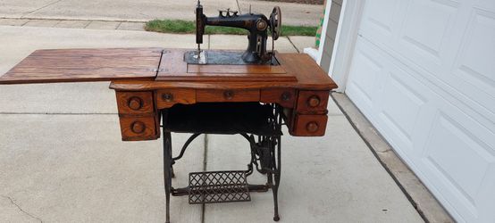 Victory Treadle Vintage Sewing Machine & Table