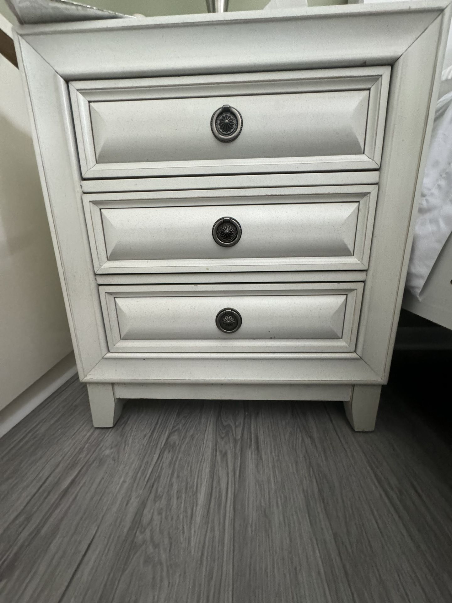 Full Dresser Set