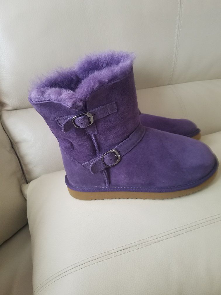Girls boots size 3y