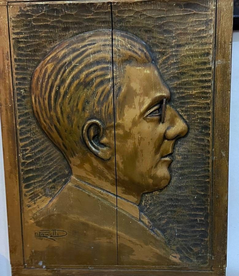 ANTIQUE SOLID WOOD PANEL CARVING OF MALE PROFILE SIGNED "FANELLI"