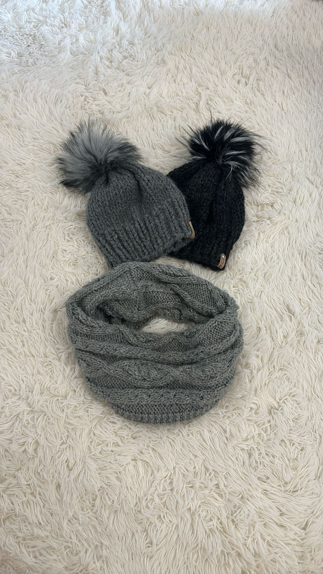 2 hats and a scarf