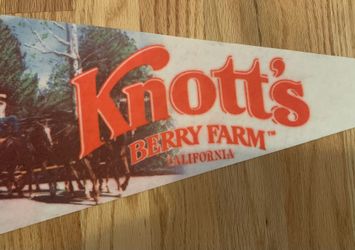 Vintage Knotts Berry Farm Pennant, 1980’s.