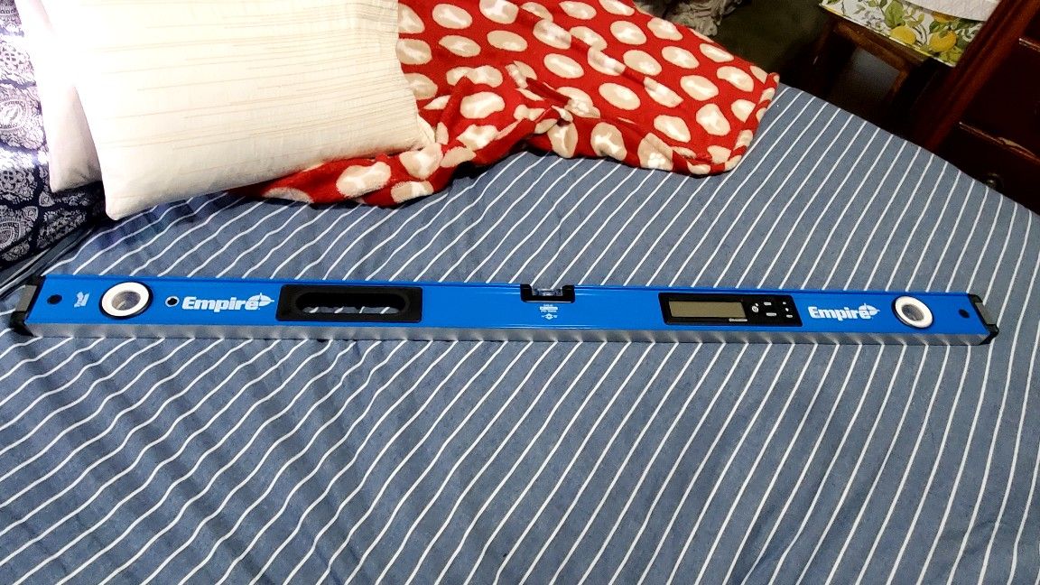 Empire True Blue 4' Digital Level