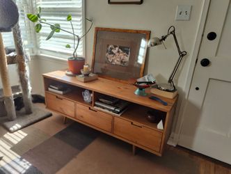 Walker Edison Sloane Credenza TV stand